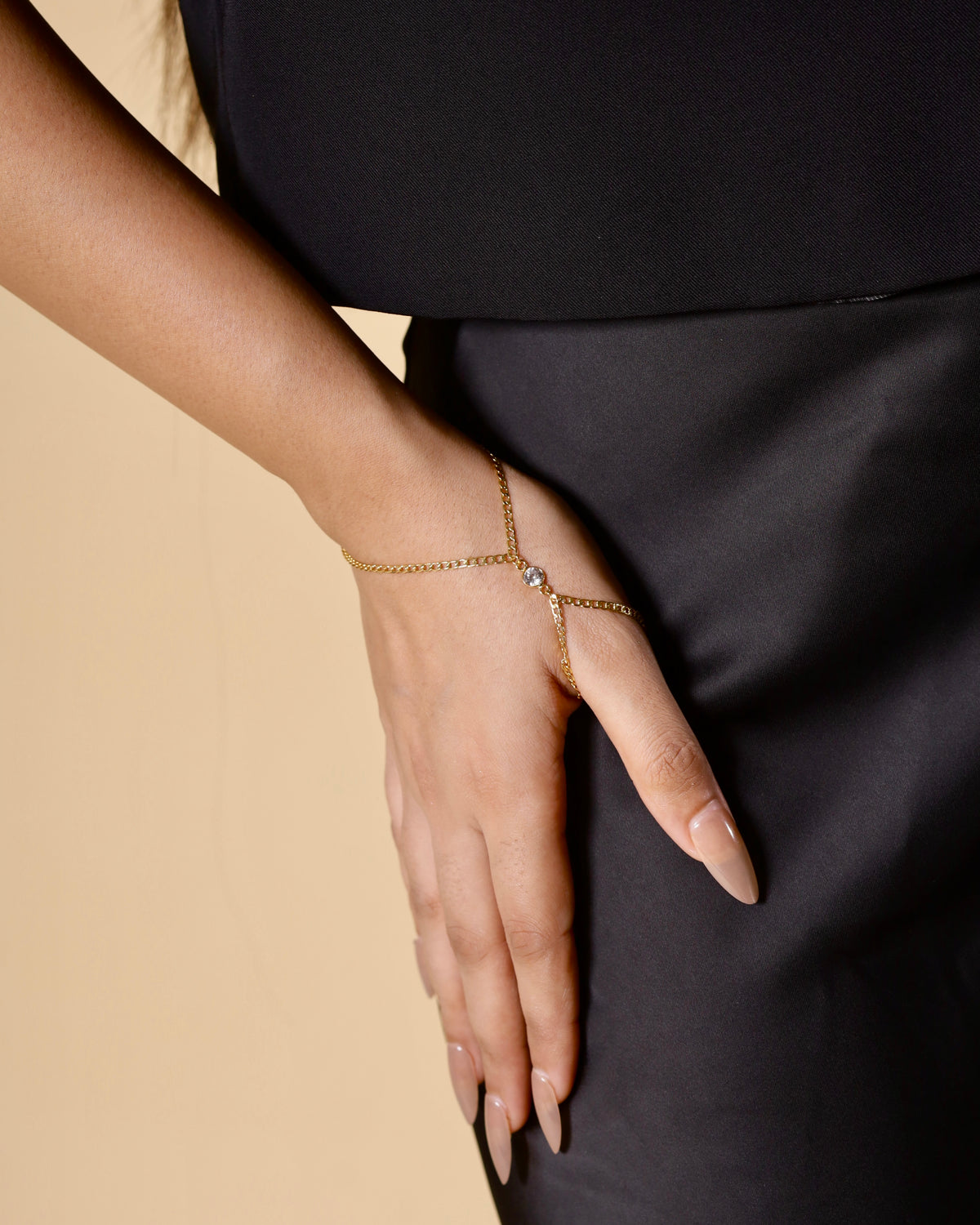 Solitaire Hand Chain
